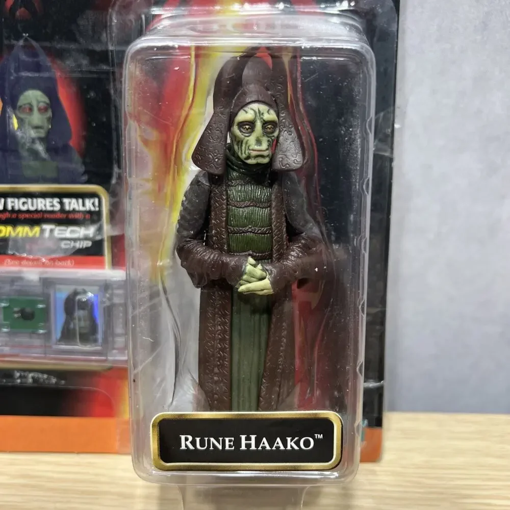 Star Wars Episode Commtech Rune Haako 3.75